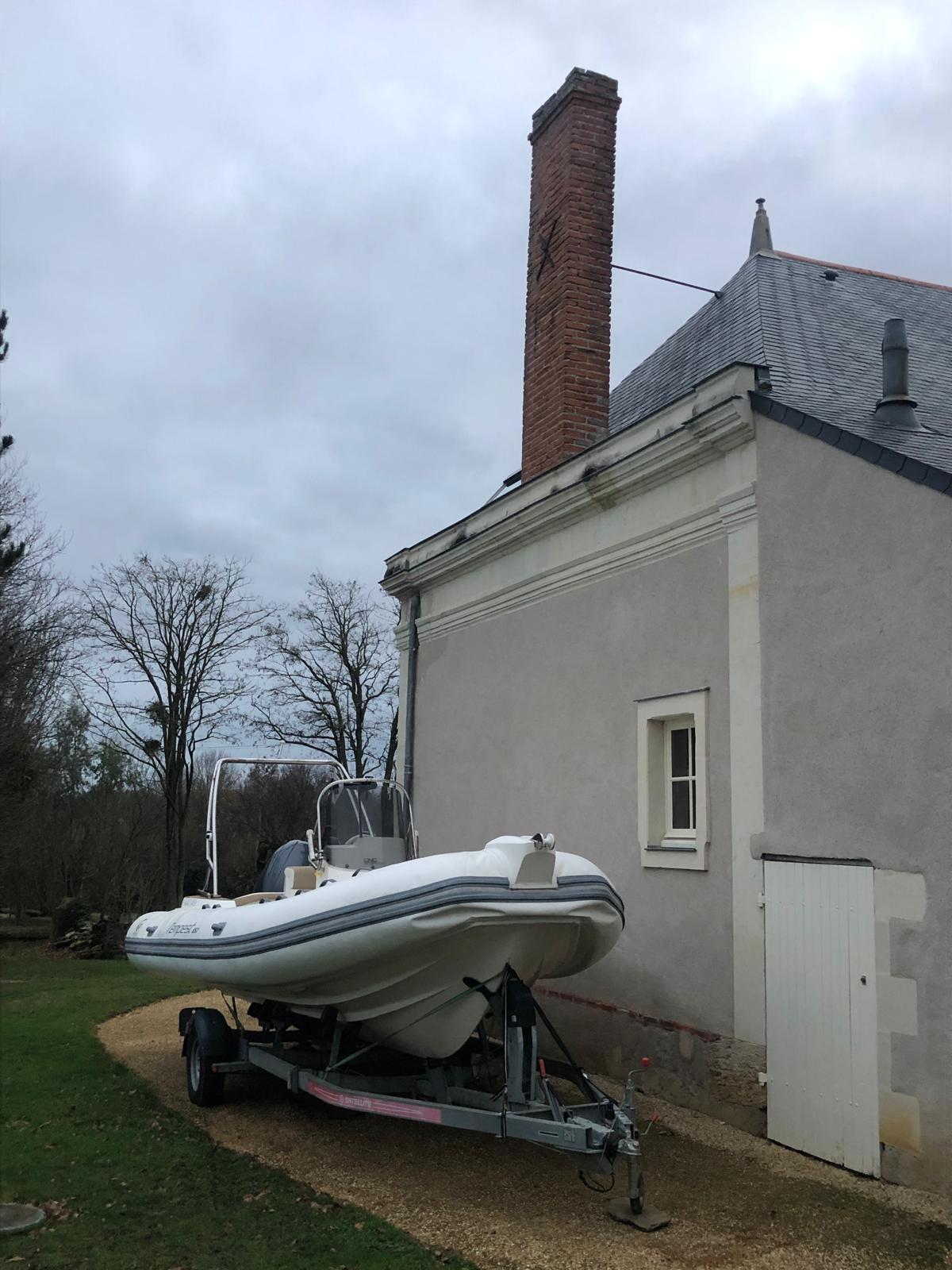 Bâteau sur remorque